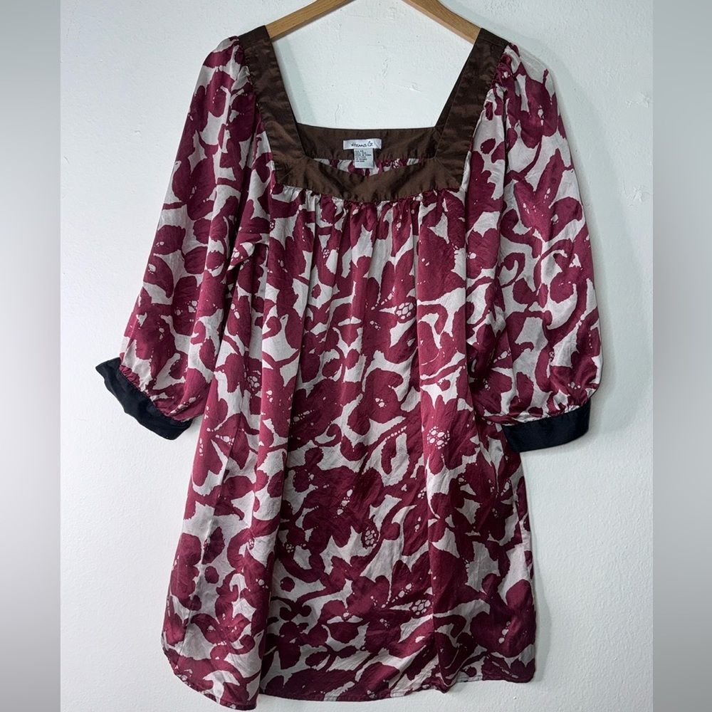 Women’s Floral Scoop-Neck Blouse in Burgundy and White